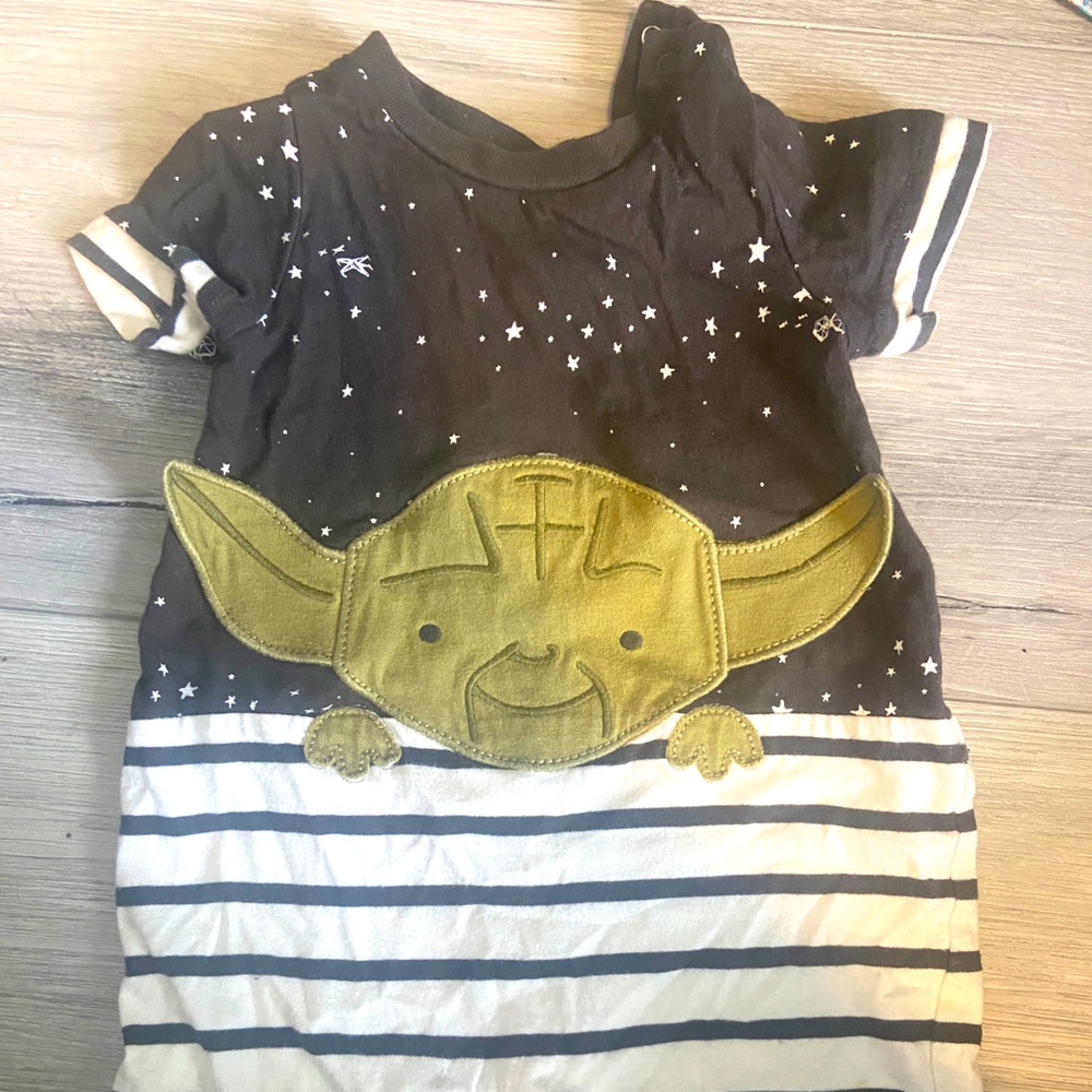 Baby Gap Star Wars Yoda Romper 6-12 months